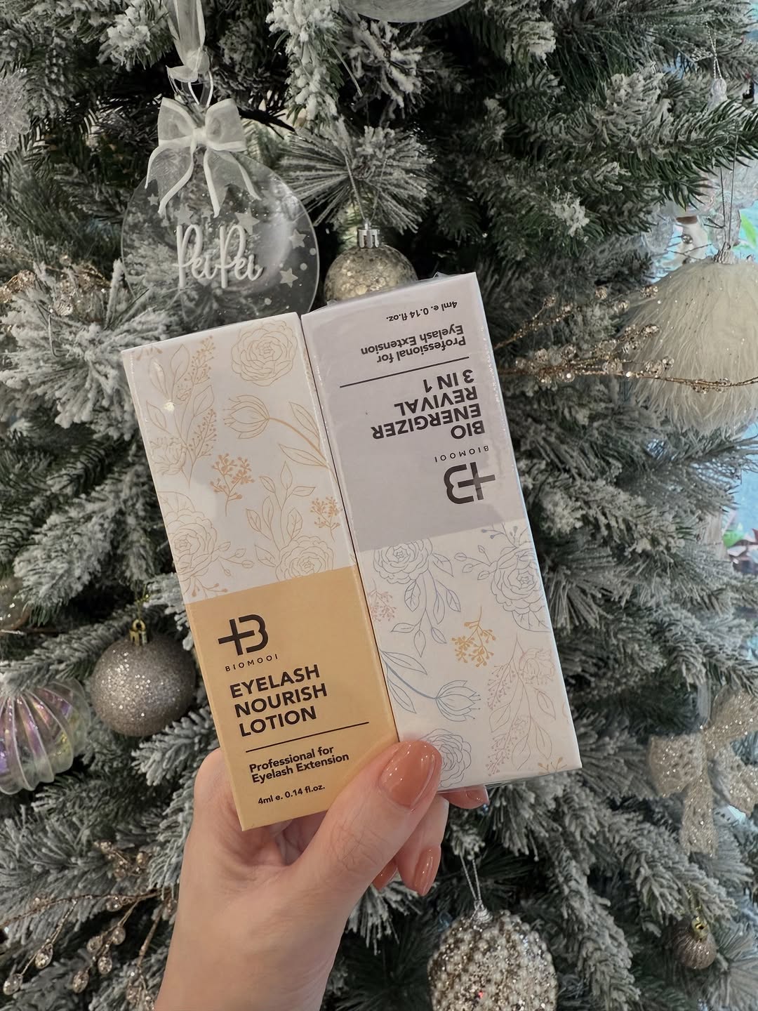 聖誕前來一個小回饋🎄 超級久沒有發活動🥹 老成員扭蛋機又重出江湖啦🎁🎁🎁 🎅🏻即日起～12/14！！！ ❄️消費滿$3000贈「沙龍級三效雨衣」or「扭蛋」機會一次（2選1） ❄️消費滿$2000贈「指緣油」or 「扭蛋」機…