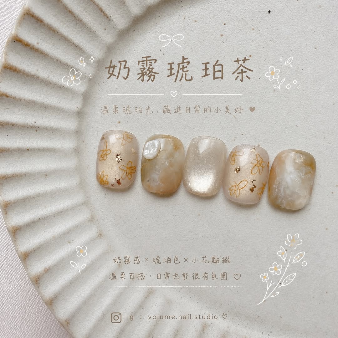 𓈒𓏸 ꒰𝟕月優惠款‎꒱✿ܓ ┈┈┈┈┈┈┈┈┈┈┈┈ ✧凝膠含前置保養、建甲厚度 ✧足部+ 𝟏𝟎𝟎元 ✧可部分換色 ✧可換亮霧面 ✧不含卸甲 ✧更換圖片造型需額外加價 款式部分二創參考小紅書,非完全原創 ✧活動價期間 𝟮𝟬…