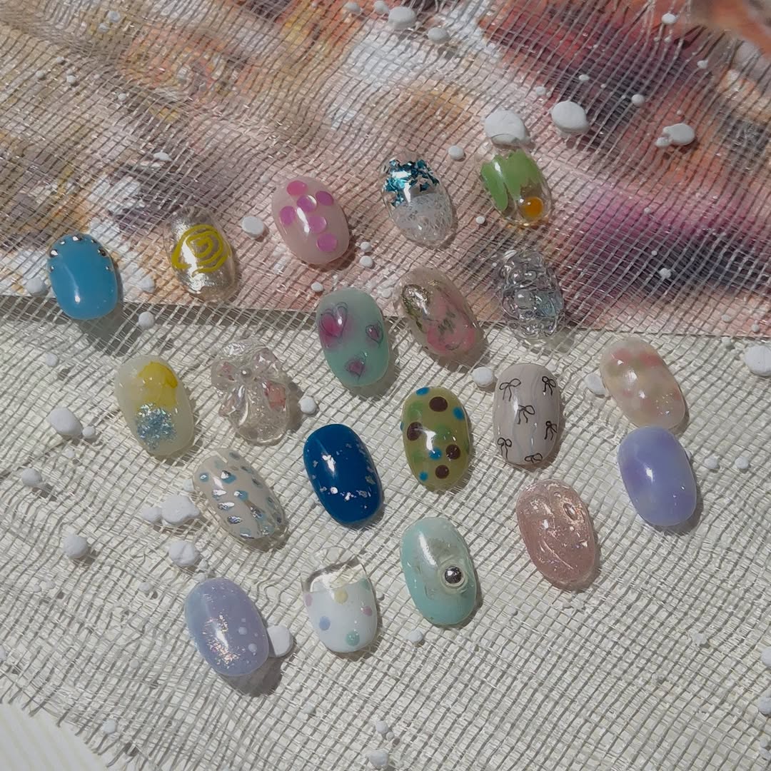 🫧｡ 🎀 𝒟𝒜𝒦𝒴♡𝒩𝒜𝐼𝐿 🎀 ｡🩶ダギョネイル DAKYONAIL Collection 88,000won 다교네일 한남점에서 선보이는 7월 컬렉션🫧 ꒰ঌ❤︎⸝⸝ʚ̴̶̷̷ · ʚ̴̶̷̷⸝⸝໒꒱𓂃…