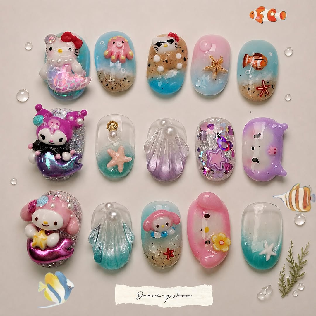 여름에 산리오 시리즈가 찾으시는 분들이 많아서 만든 여름신상✨ Under the Sea Collection 🌊 캐릭터부터 바다 풍경까지, 하나하나 손으로 완성한 여름 드로잉 네일. 🫧 ✅전부 만들고 그리는 디자…