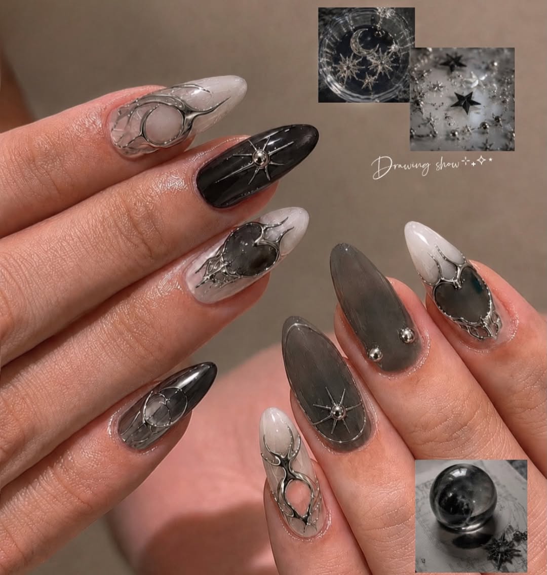베젤 프레임 네일 🖤이런 스타일이 너무 해보고 싶으셨다고 천안에서 와주셨어요 🙏😍 늘 멀리서 와주시면 감사하고 더 신경 쓰이고 그래요 🥹방문 감사합니다✨ 전부 그리고 만드는 디자인이라 예약시 미리 말해주세요…