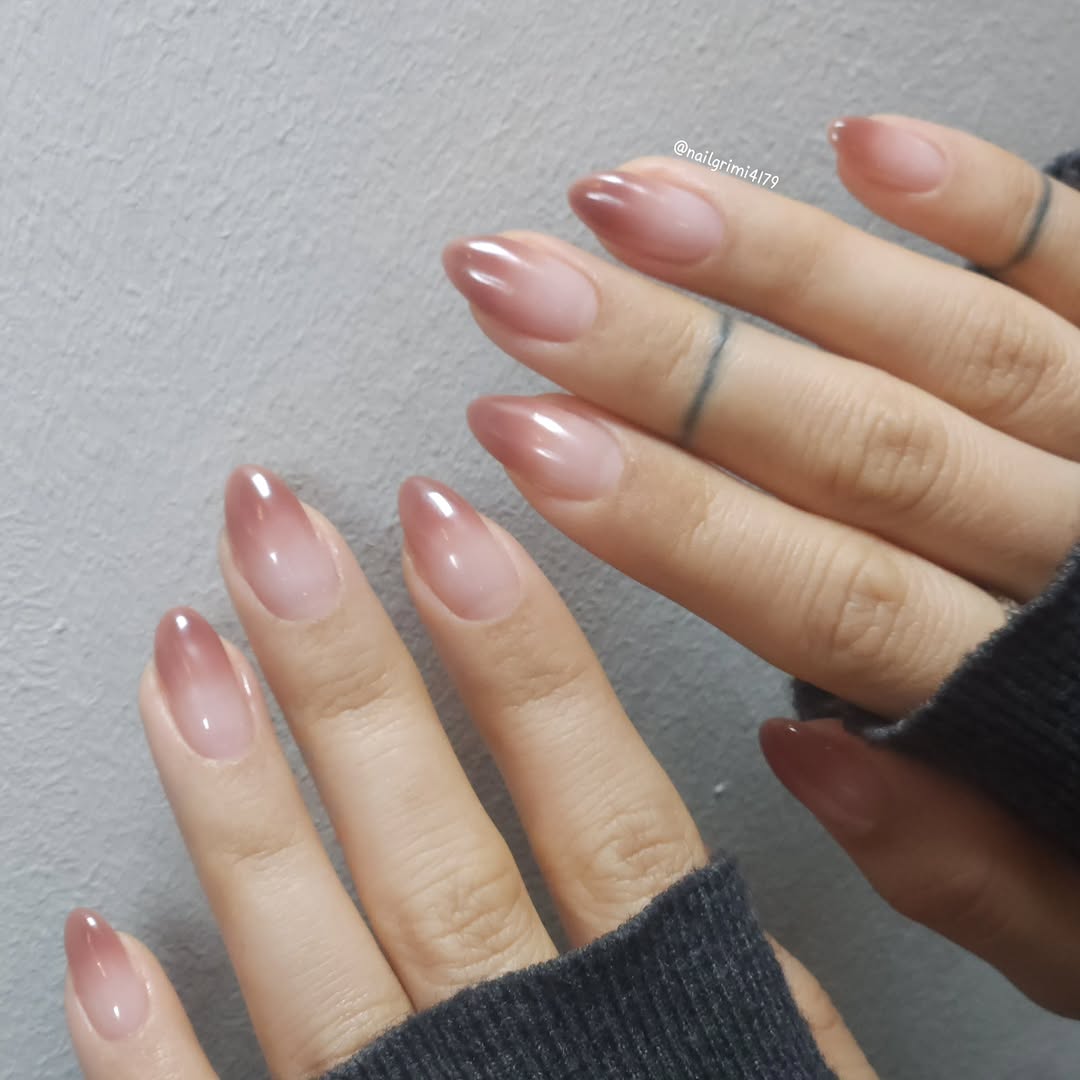 웜톤 쿨톤 상관없는 누드톤그라데이션🩷 ⠀ ⠀ 📍예약양식 ⠀ ▪️성함/연락처 ▪️날짜/시간 ▪️젤제거유무/시술내용(사진첨부🙆‍♀️) ⠀ 예약양식을 지켜주시면 빠른 예약을 도와 드릴 수 있습니다. ⠀ 📍예약금 …