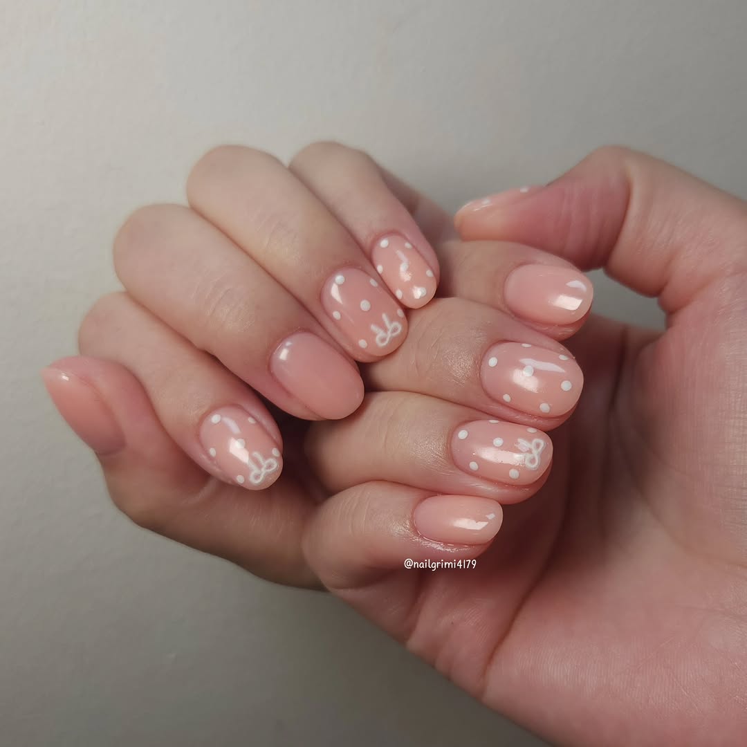 어떤 칼라로도 변경 가능한 이달아🎀 ⠀ ⠀ 📍예약양식 ⠀ ▪️성함/연락처 ▪️날짜/시간 ▪️젤제거유무/시술내용(사진첨부🙆‍♀️) ⠀ 예약양식을 지켜주시면 빠른 예약을 도와 드릴 수 있습니다. ⠀ 📍예약금 ⠀…
