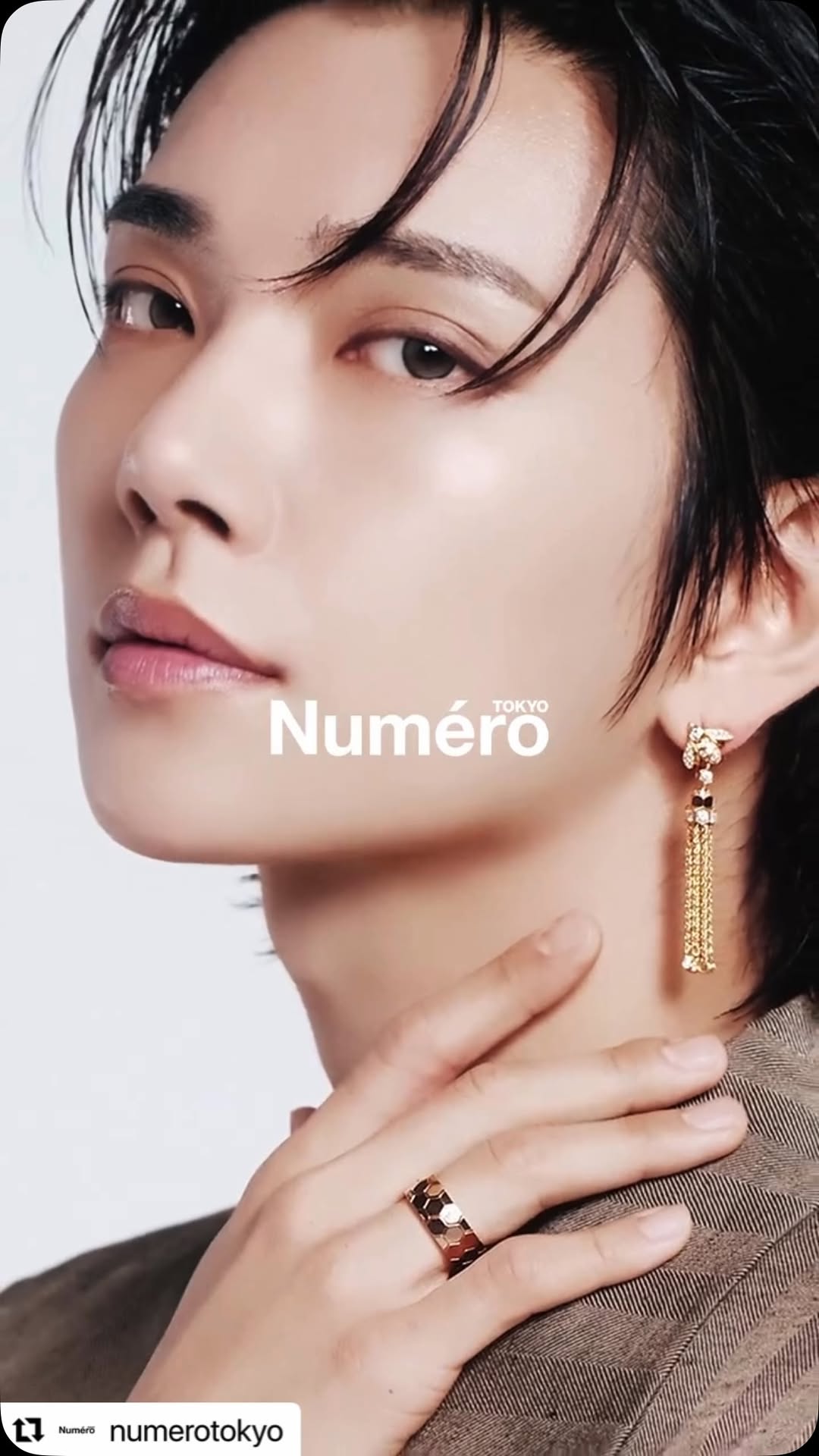 #Repost @numerotokyo with @use.repost ・・・ 『Numéro TOKYO』9月号特装版表紙に、SEVENTEENのJOSHUAがソロで初登場！ 「JOSHUAとショーメが紡ぐ、愛をめぐる物語」と題した…